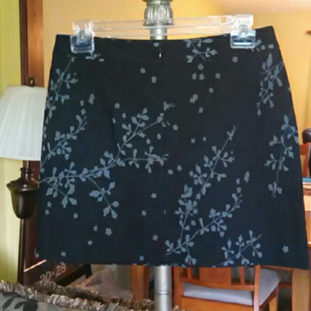 Women's Vintage 1990s Express Embossed Floral Mini Skirt - Picture 2 of 3